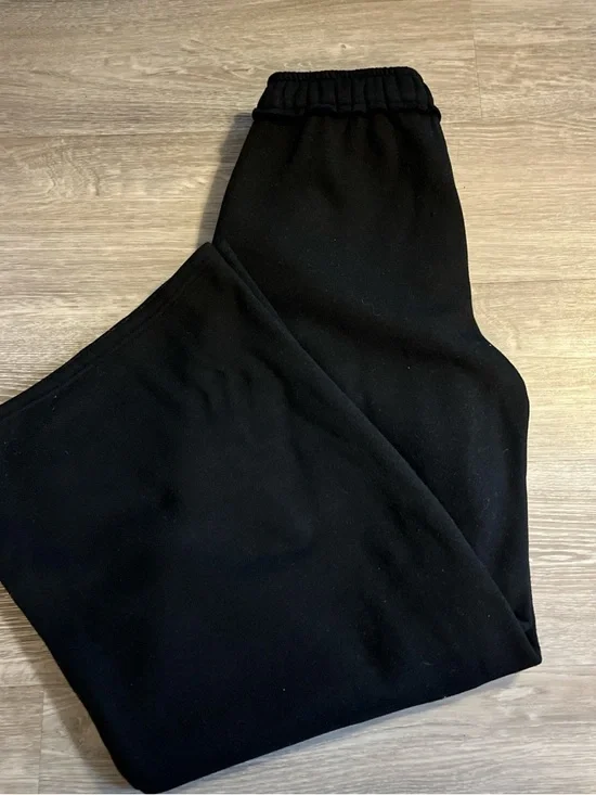 Black Wide-Leg Sweatpants - Picture 3 of 3